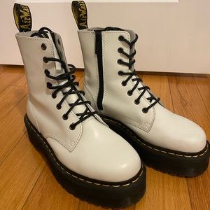 Dr. Martin Jadon platform boot in white size womens 8
